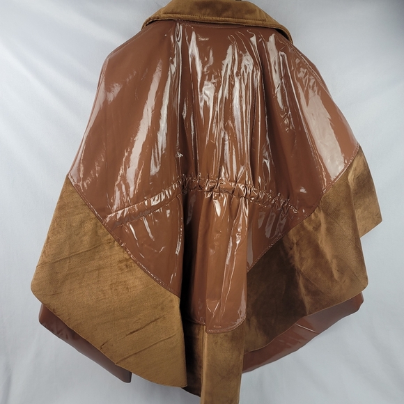 NWT water resistant adjustable faux suede poncho - Picture 3 of 7
